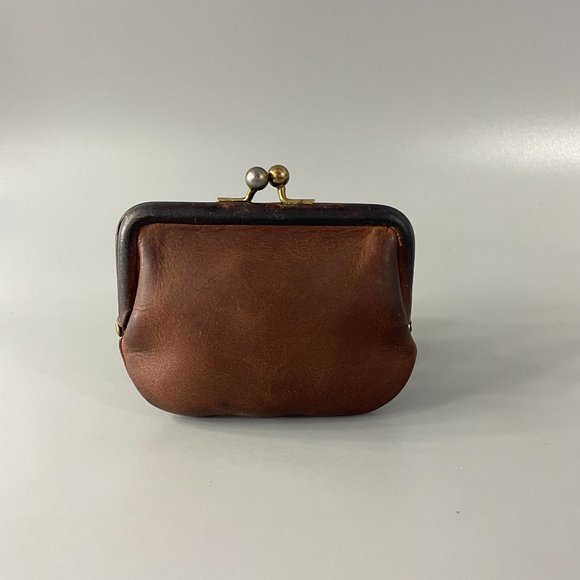 Coach Handbags - Vintage Coach Kiss-lock British Tan Leather Coin Wallet